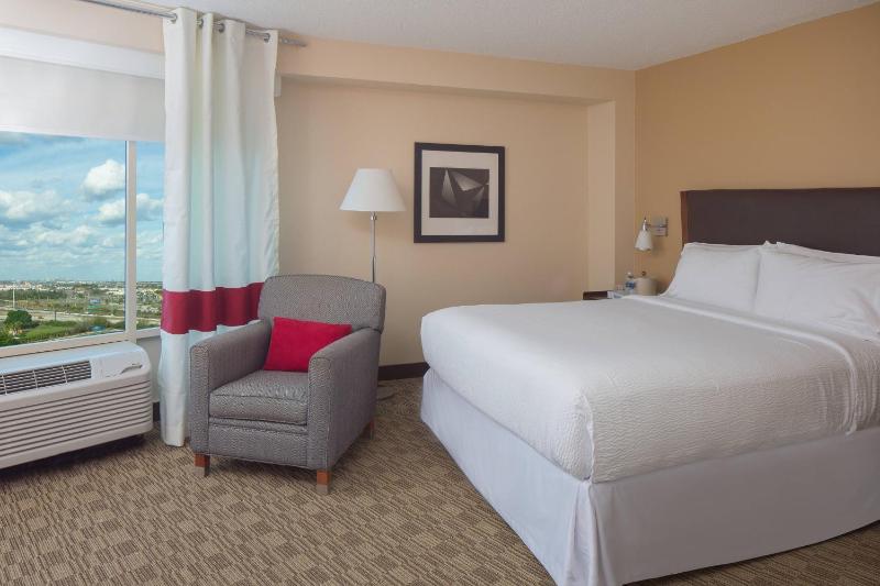 Accessible room, Guest room, 1 Queen image 1