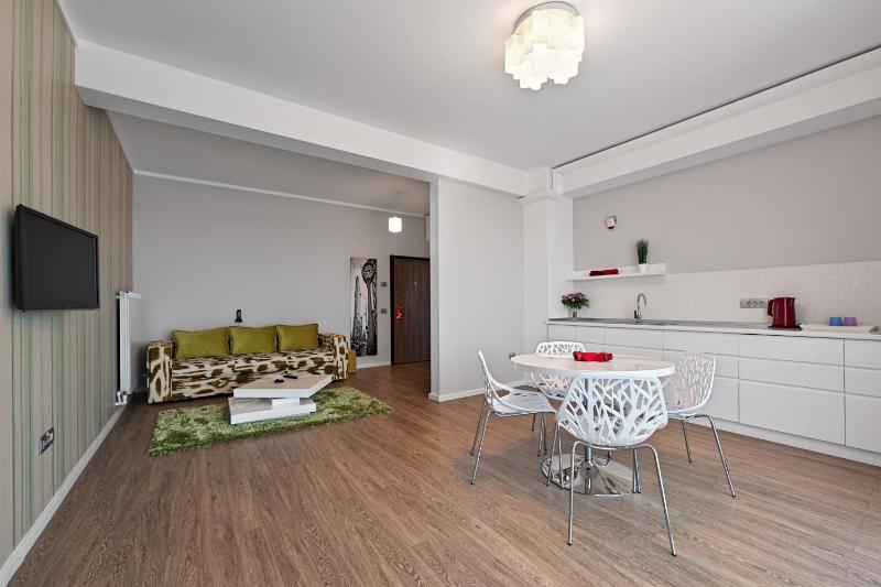 One-Bedroom Apartment with View image 3