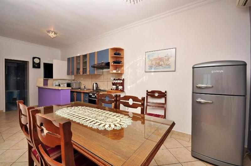 Apartments Ruzarija - image 4