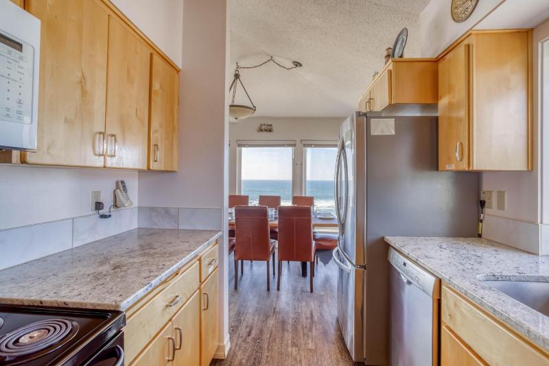 Harbor House - image 13