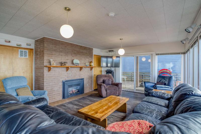 Harbor House - image 26