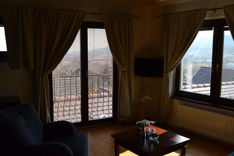 King Suite with Balcony image 3
