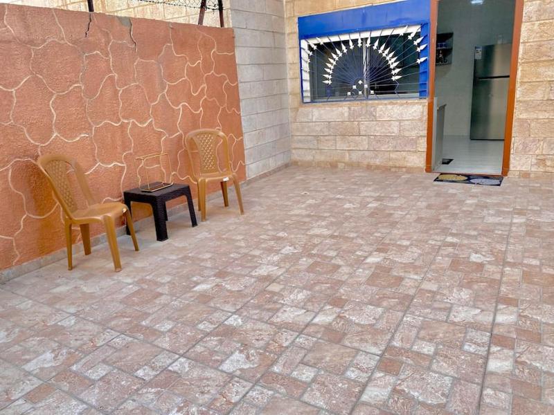 Great location apartment - image 10
