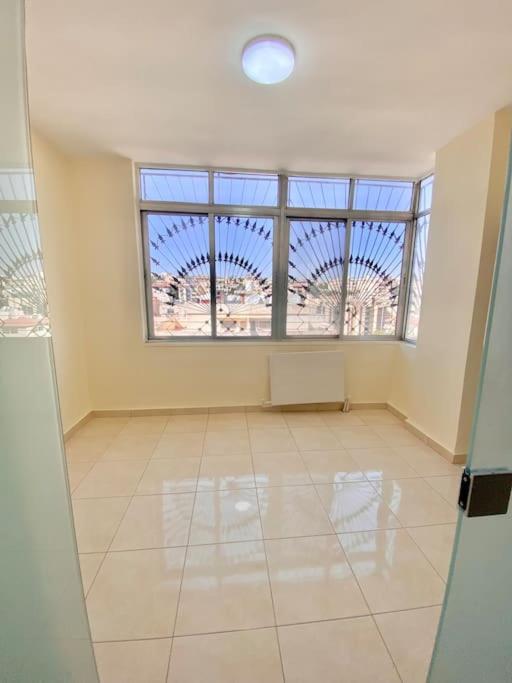 Great location apartment - image 12
