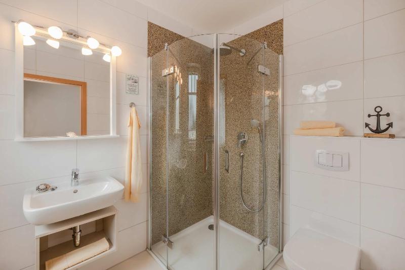 Standard Double Room with Shower image 4