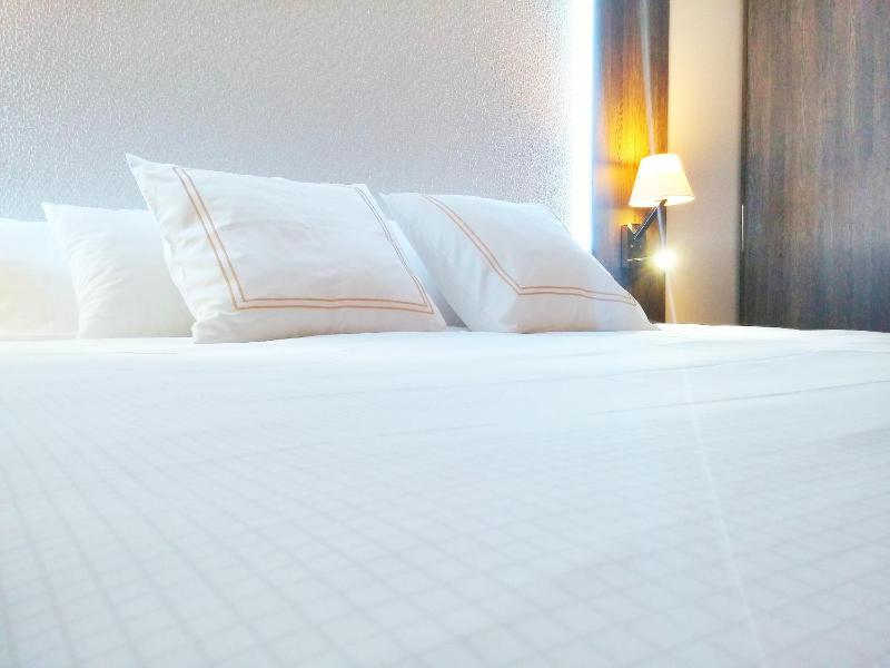 Deluxe Double Room with Terrace image 3