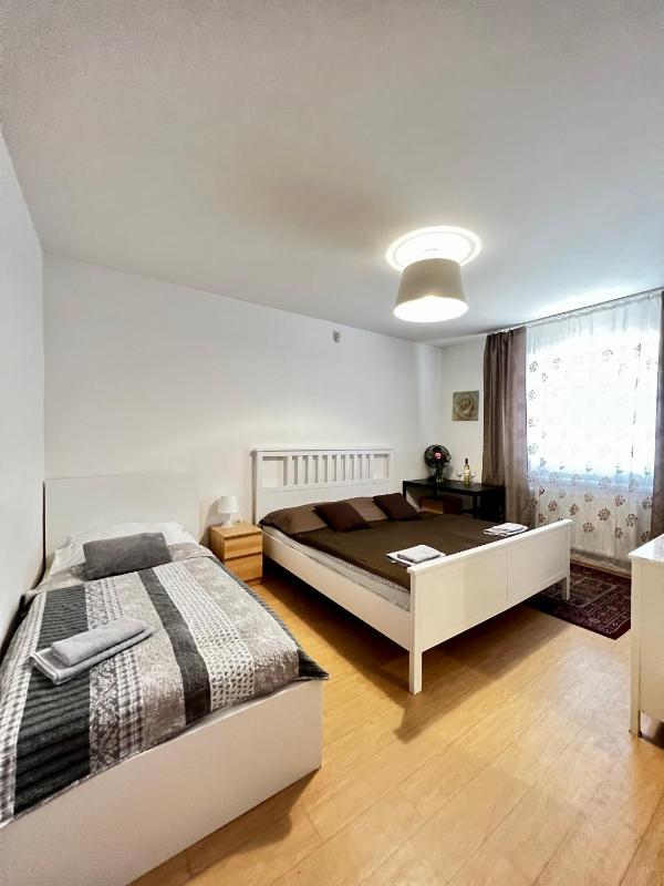 Economy Triple Room with Shared Bathroom image 4