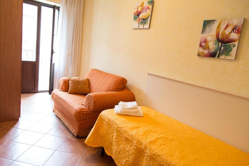 Triple Room with Private Bathroom image 4