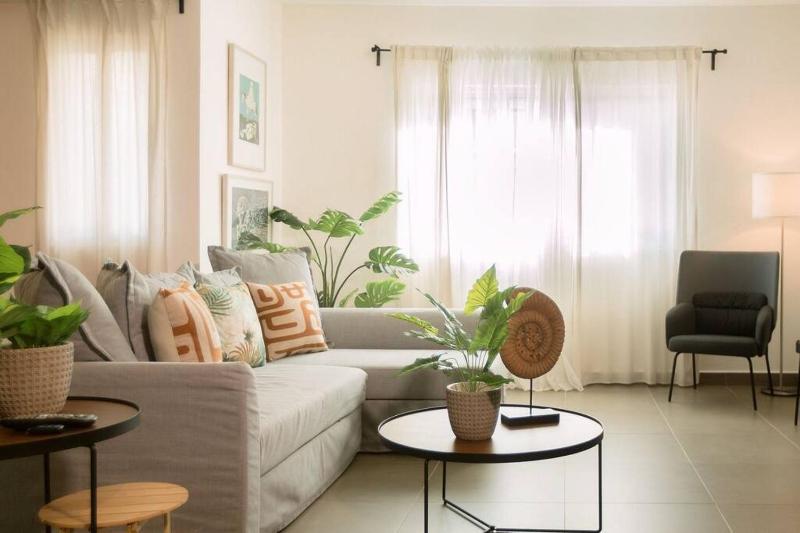 One-Bedroom Apartment image 1