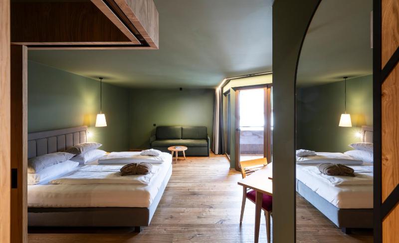 Suite with Balcony image 2