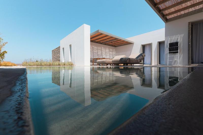 Superior Suite with Private Pool image 1