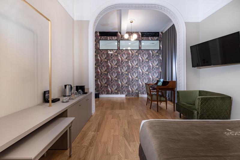 Superior Double Room image 3