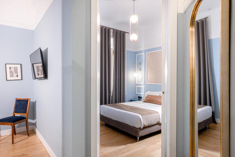 Deluxe Suite image 4