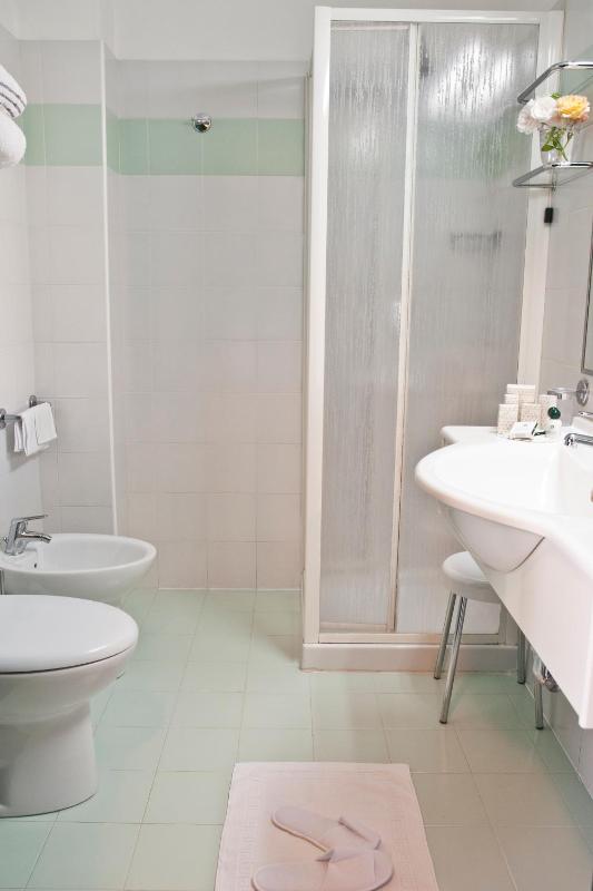 Standard Double or Twin Room image 2