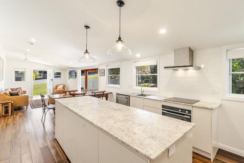 Lime Tree Cottage - Pet Friendly Paradise in the Heart of Yamba - Holiday Yamba - image 7