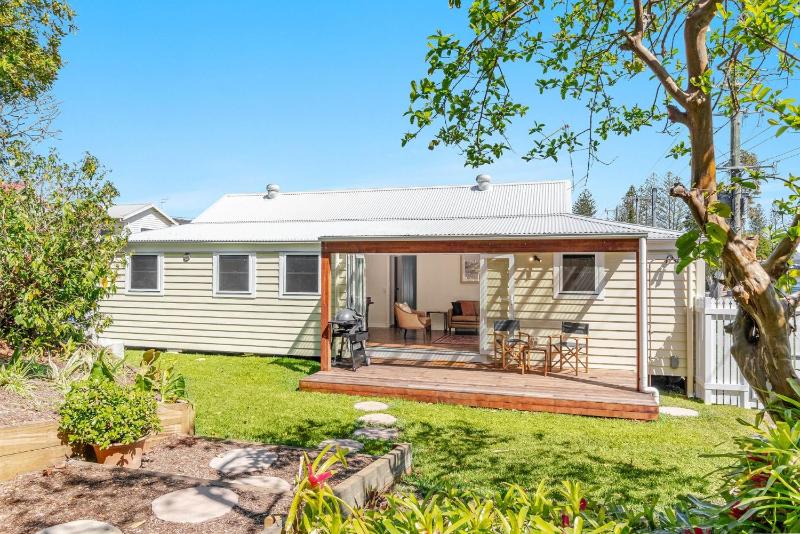 Lime Tree Cottage - Pet Friendly Paradise in the Heart of Yamba - Holiday Yamba - image 6
