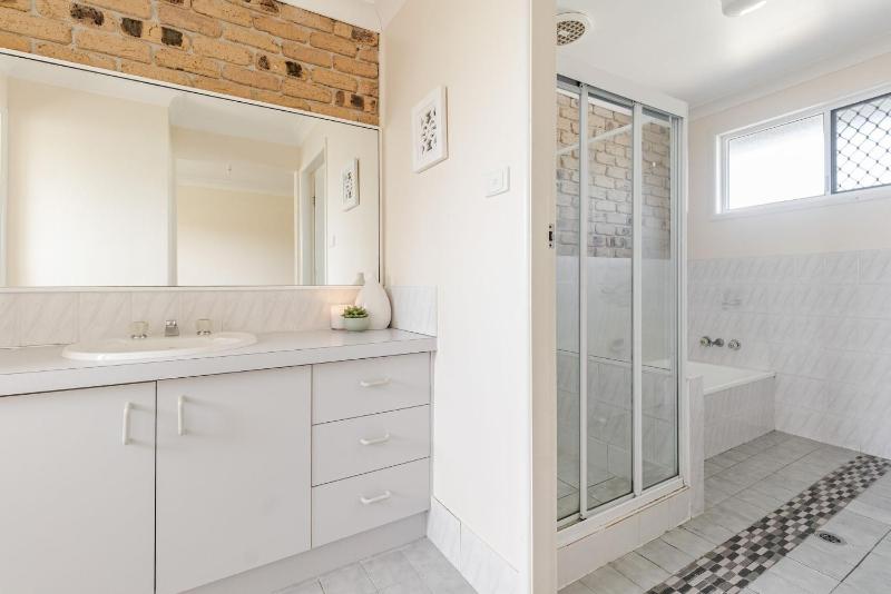 Clippers 1 - Pet-Friendly Holiday Home Near Pippi Beach - Holiday Yamba - image 11
