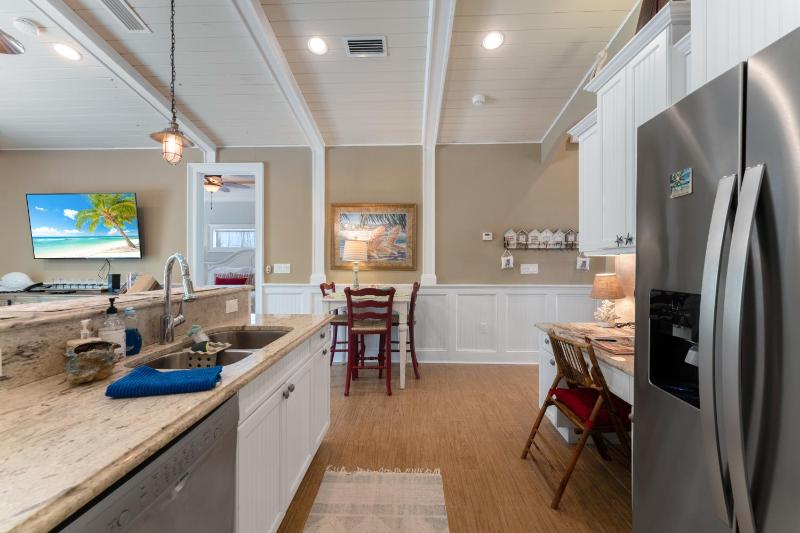 Sea Glass Vacation Home - image 41