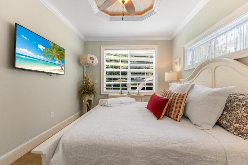 Sea Glass Vacation Home - image 24