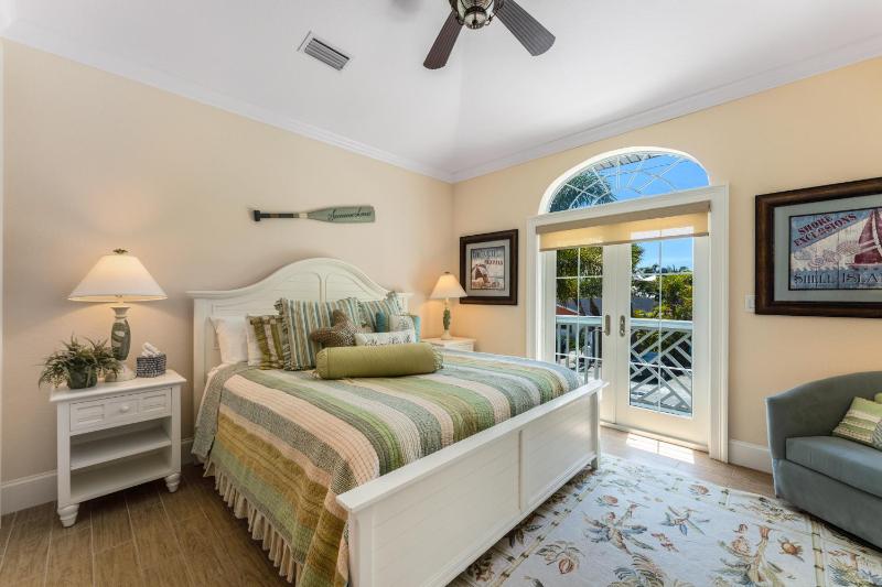 Sea Glass Vacation Home - image 22