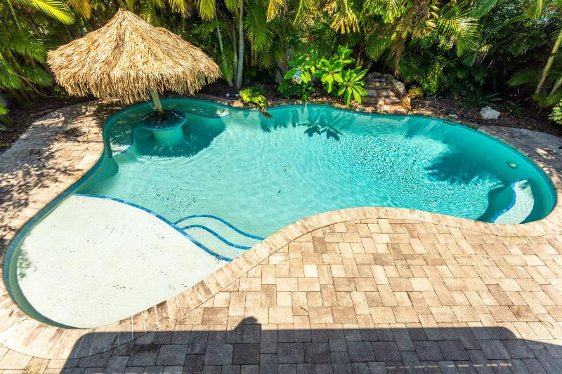 Sea Glass Vacation Home - image 29