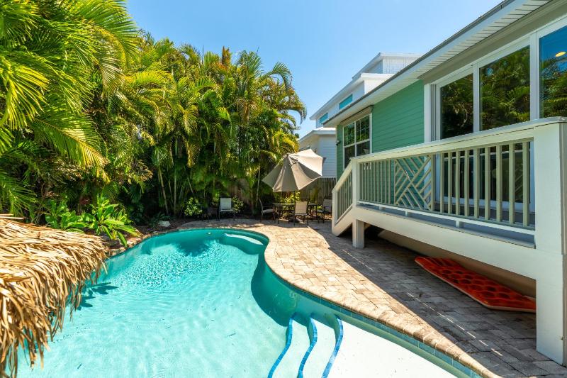 Sea Glass Vacation Home - image 40