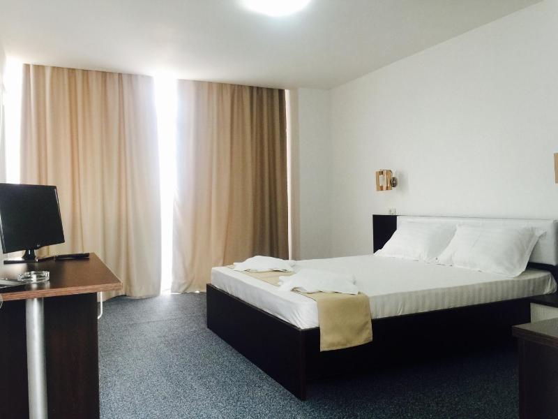 Double Room image 1