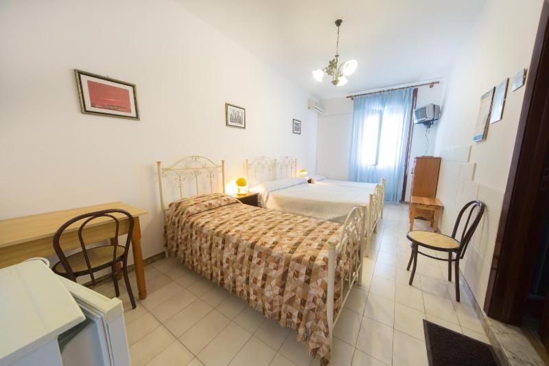 Quadruple Room image 2
