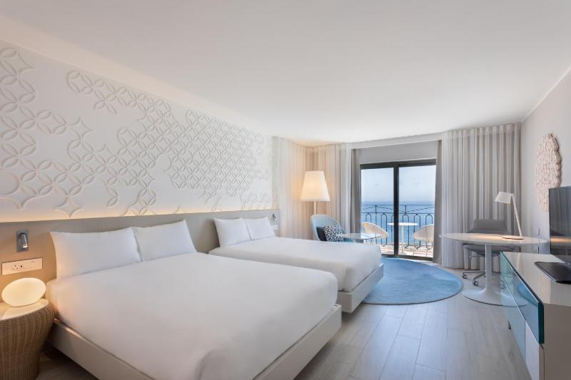 Family Room with Sea View image 4