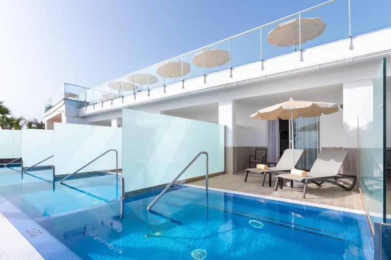Suite with Private Pool ( Adults Only + 18) image 1