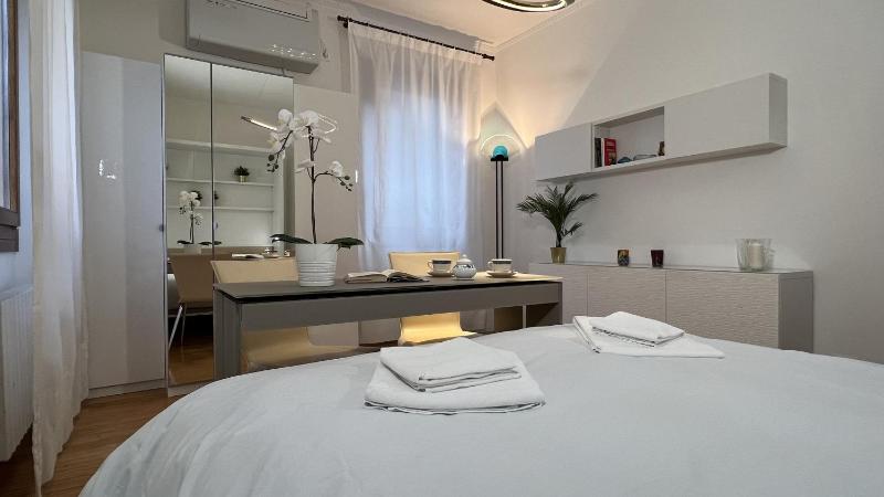 Apartment with Balcony image 4