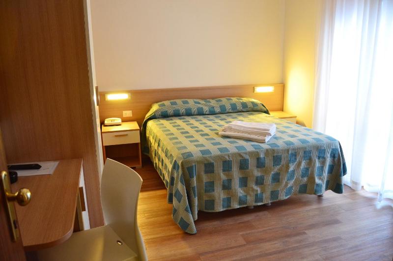 Standard Double Room image 1