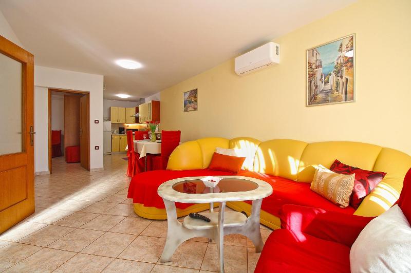 Apartment image 3