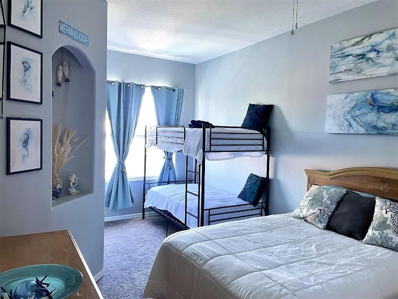 Mermaid Villa near Disney 4 Bedrooms Pool & Spa! - image 43