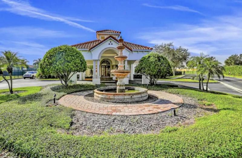 Mermaid Villa near Disney 4 Bedrooms Pool & Spa! - image 41
