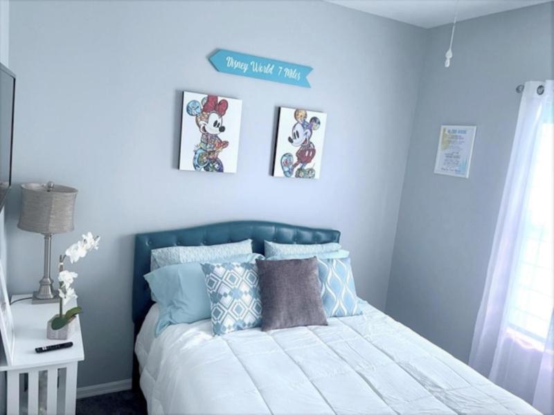 Mermaid Villa near Disney 4 Bedrooms Pool & Spa! - image 14