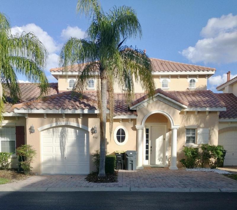 Mermaid Villa near Disney 4 Bedrooms Pool & Spa! - image 1