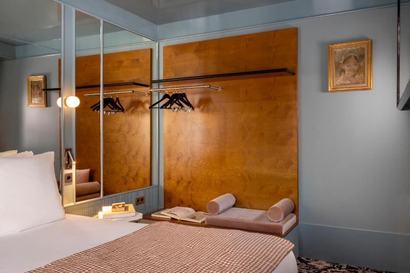 Superior Double Room image 4