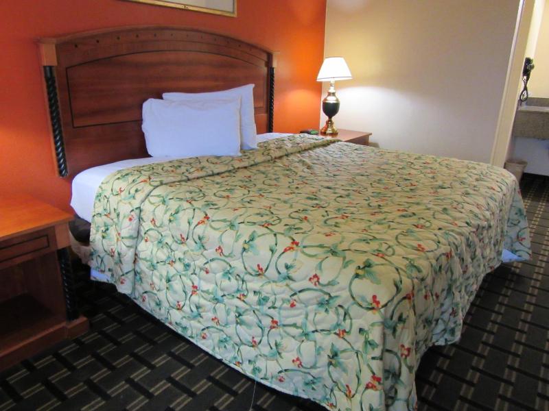 King Room image 3