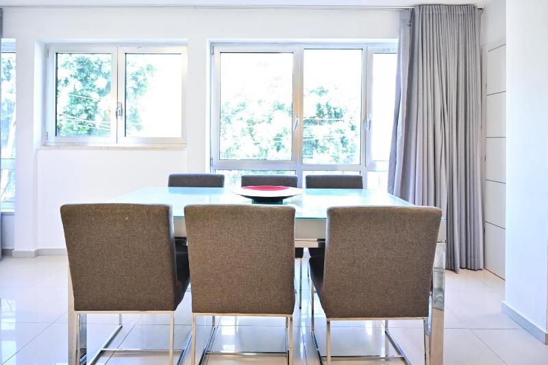 Peaceful 3BR near Frishman Beach by HolyGuest - image 10