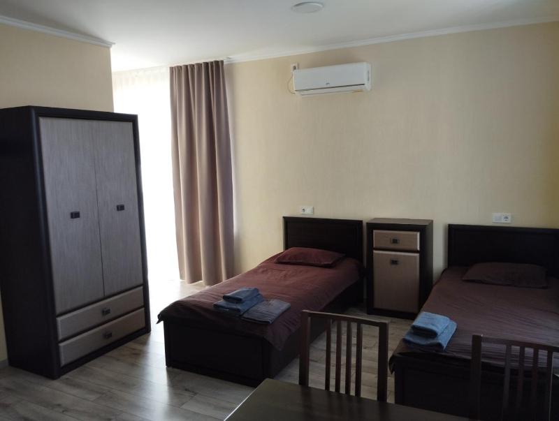 Twin Room image 1