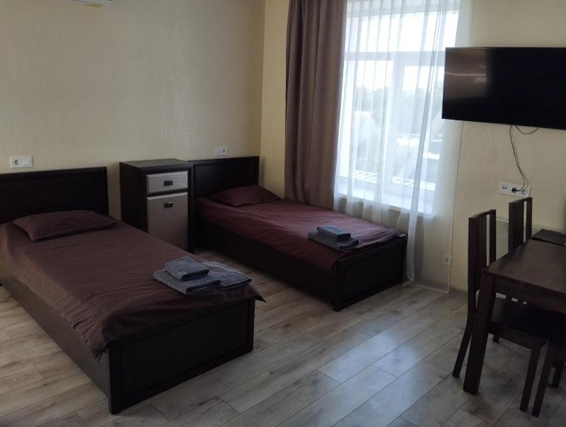 Twin Room image 4