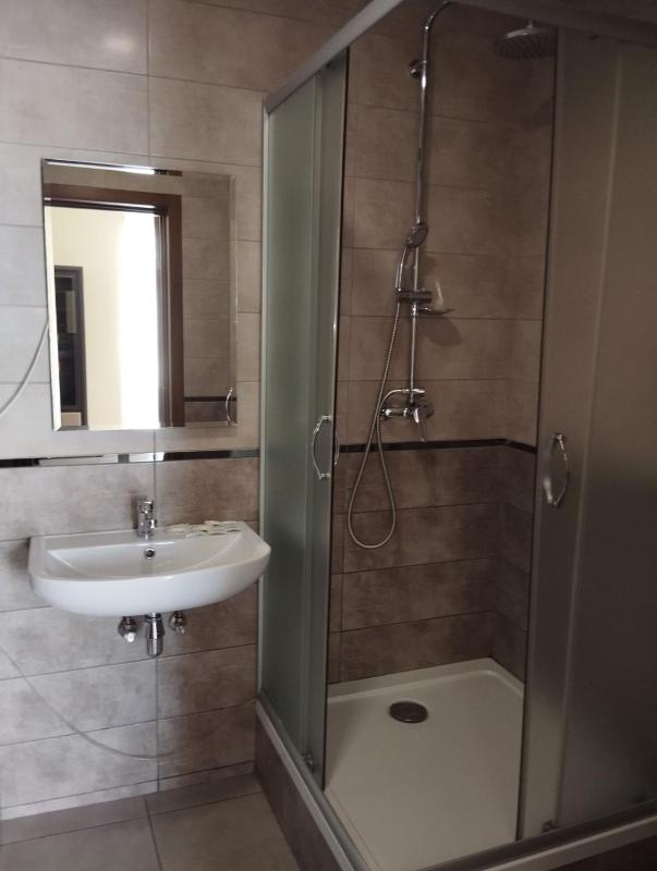 Standard Triple Room image 2