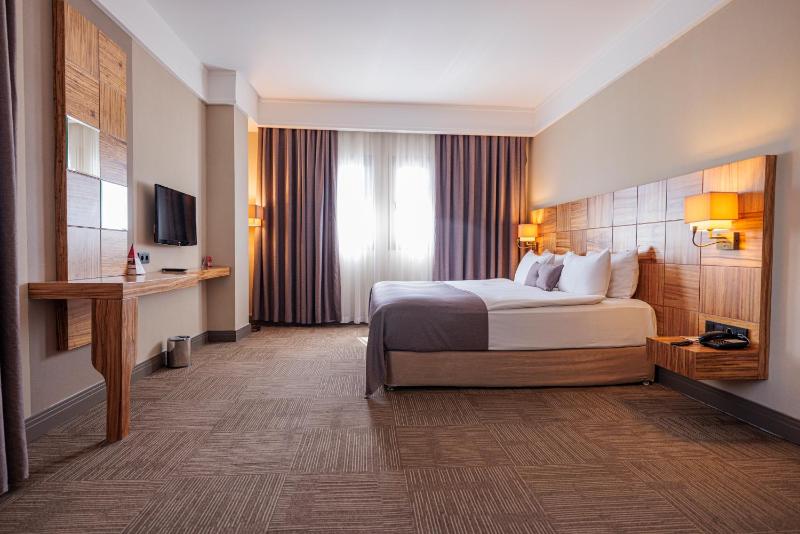 Deluxe Room image 4