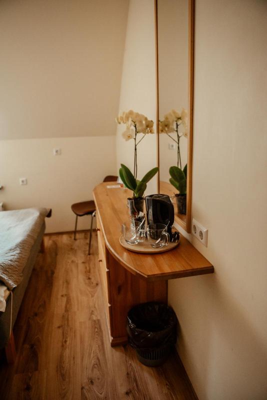 Double Room image 3