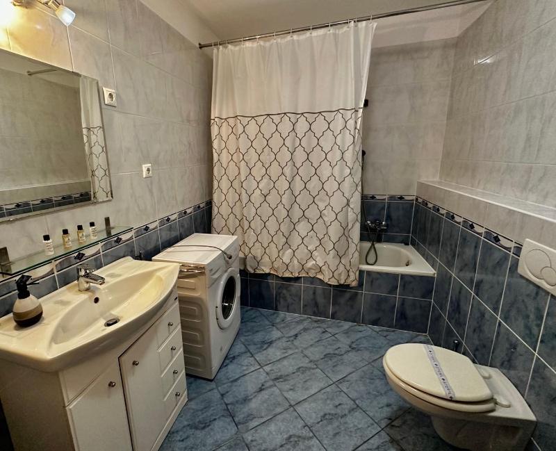King Apartments - image 3