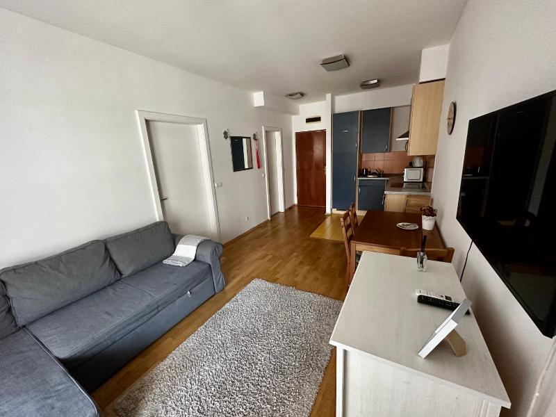 Studio Apartment image 3