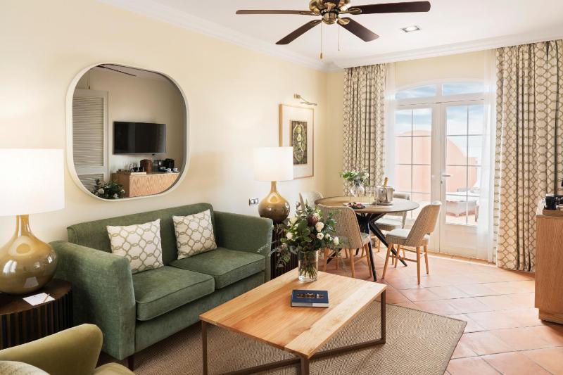 Suite Sea View image 4