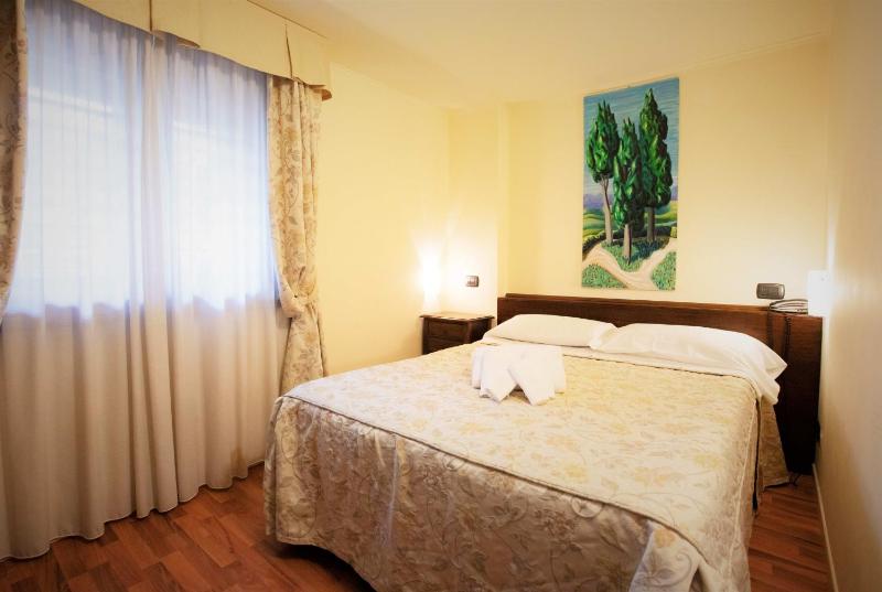 Small Double Room image 1
