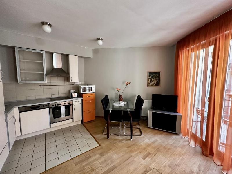 Leda Apartments - image 16